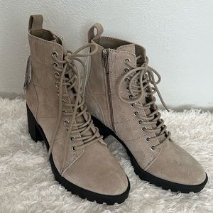 New!! Dolce Vita Nigel Tan Suede Lace Up Side Lug Sole Zip Ankle Boots Sz 8